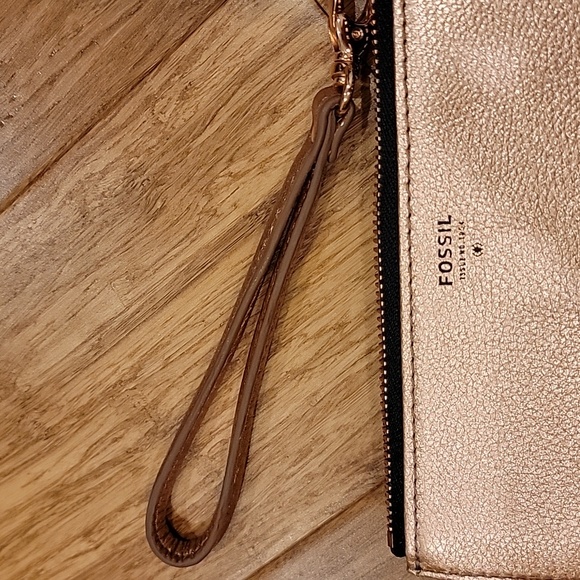 Fossil Metallic Zip Clutch - Picture 3 of 7